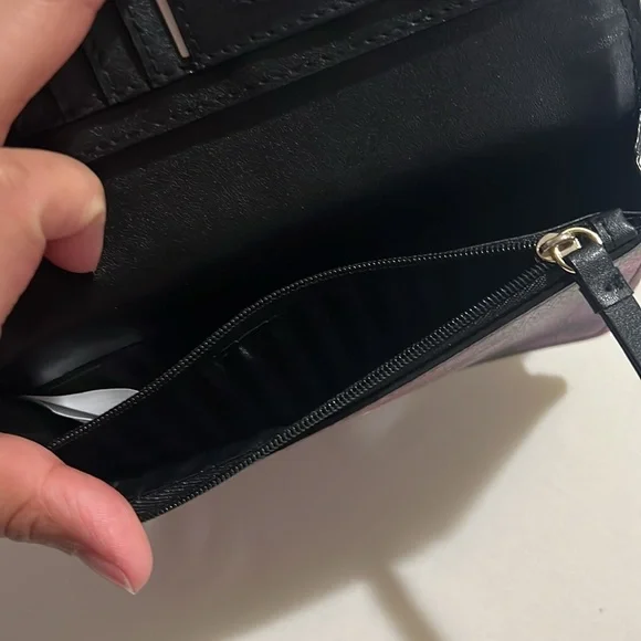 NWOT Victoria’s Secret The Victoria Floral Tech Wristlet - Picture 5 of 7